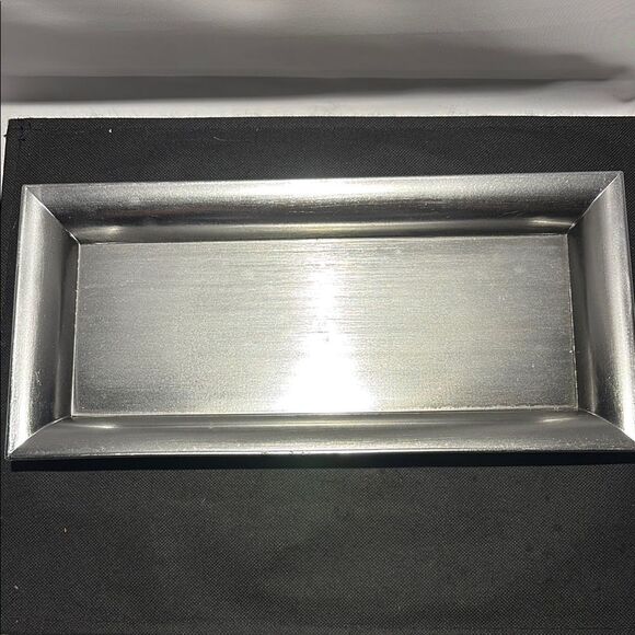 3 Silver Rectangular charger plates. - Picture 3 of 5